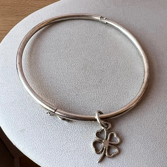 VINTAGE 850 SILVER CHILD BANGLE BRACELET WITH SHAMROCK CHARM SECURE LOCK UNIQUE